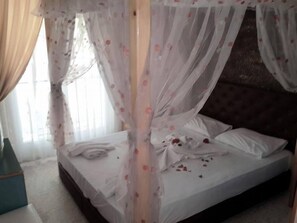 Desk, free cots/infant beds, free WiFi - Selay Hotel (Kusadasi)