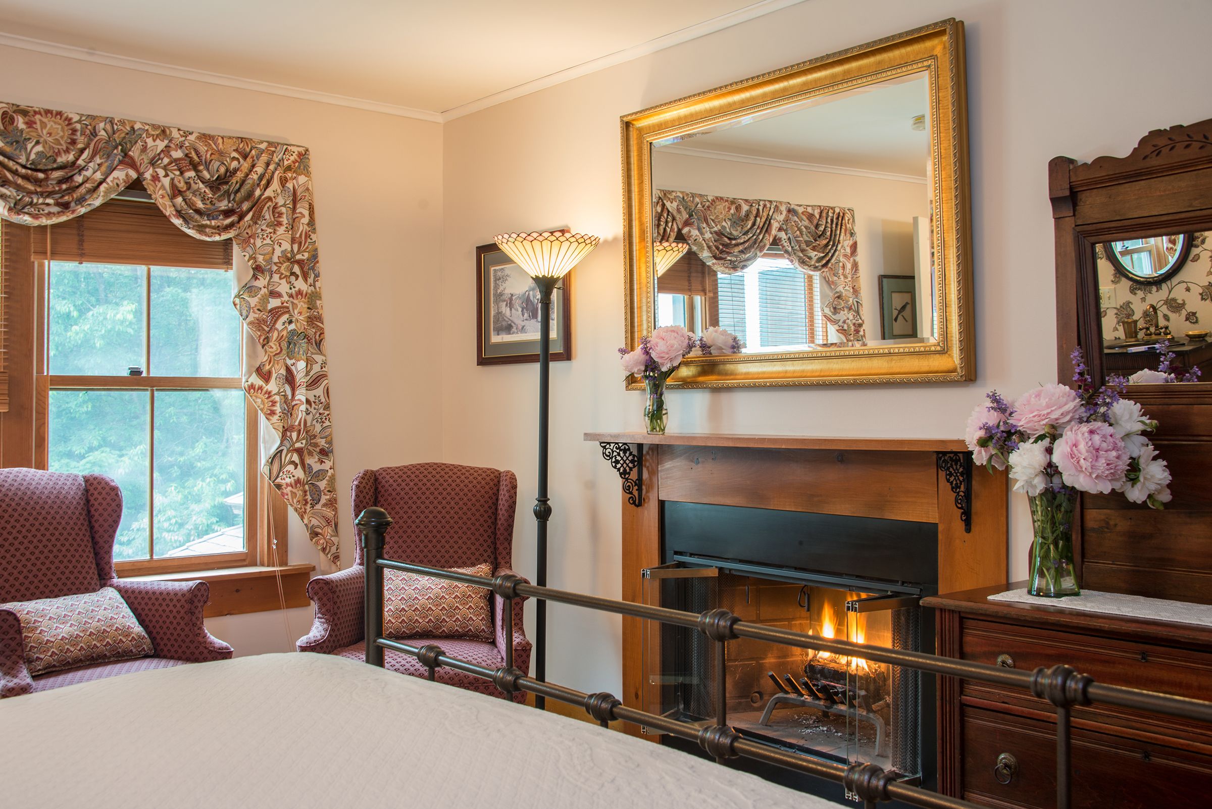 Pillowtop beds, individually decorated, individually furnished