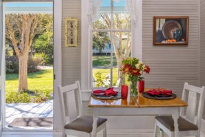 Room, Private Bathroom (Autumn Cottage) | In-room dining - Maison D'Memoire Bed & Breakfast Cottages (Rayne)