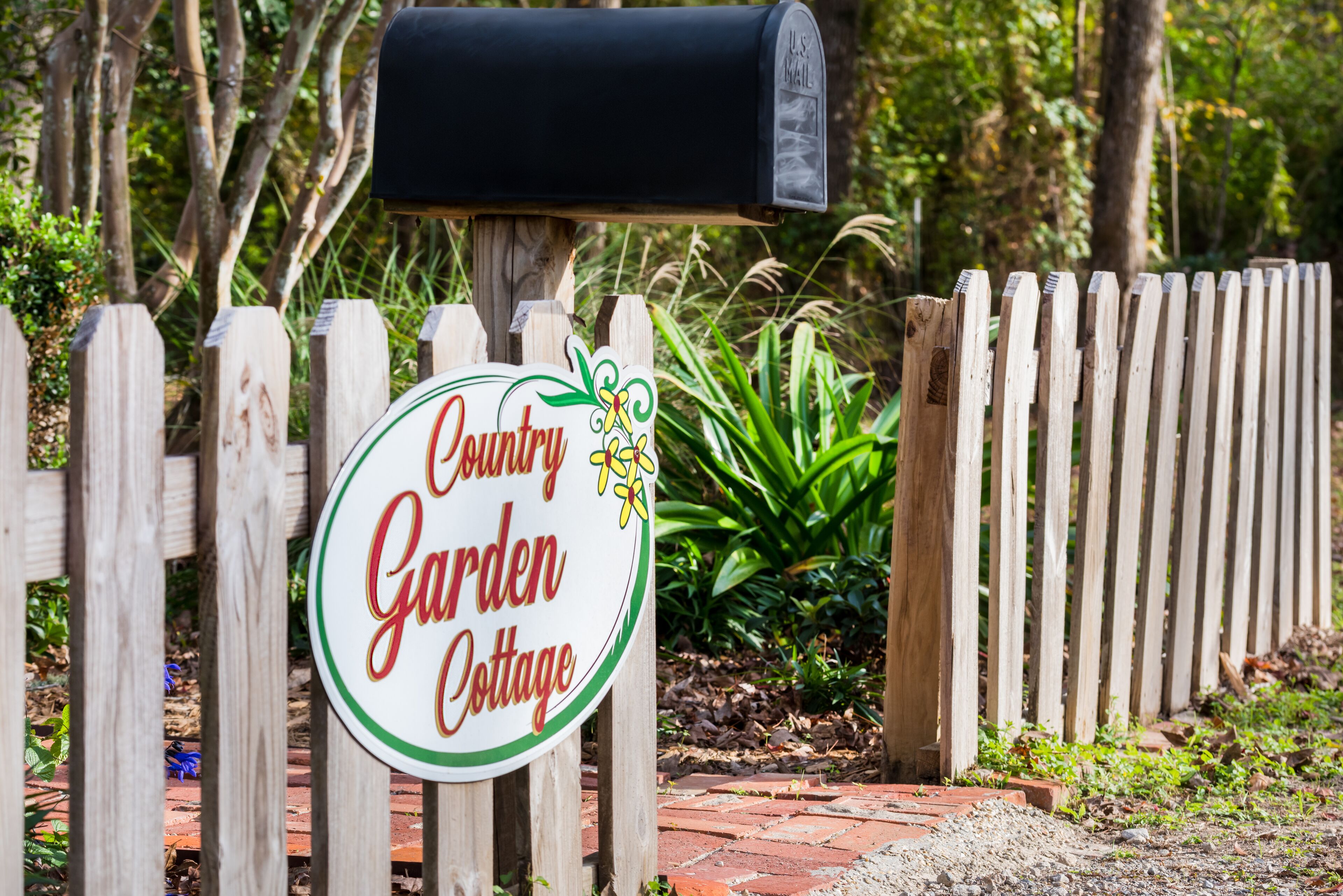 Room, Private Bathroom (Country Garden Cottage) | Individually decorated, individually furnished, laptop workspace