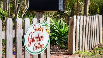 Room, Private Bathroom (Country Garden Cottage) | Individually decorated, individually furnished, laptop workspace