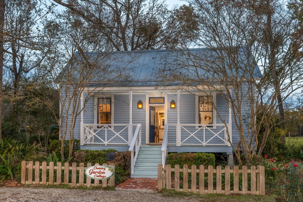 Room, Private Bathroom (Country Garden Cottage) | Individually decorated, individually furnished, laptop workspace