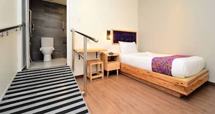 Artisan Eco Hotel