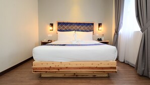 Kamar Deluks, 1 Tempat Tidur Queen | Meja kerja, setrika/meja setrika, Wi-Fi gratis, dan seprai linen
