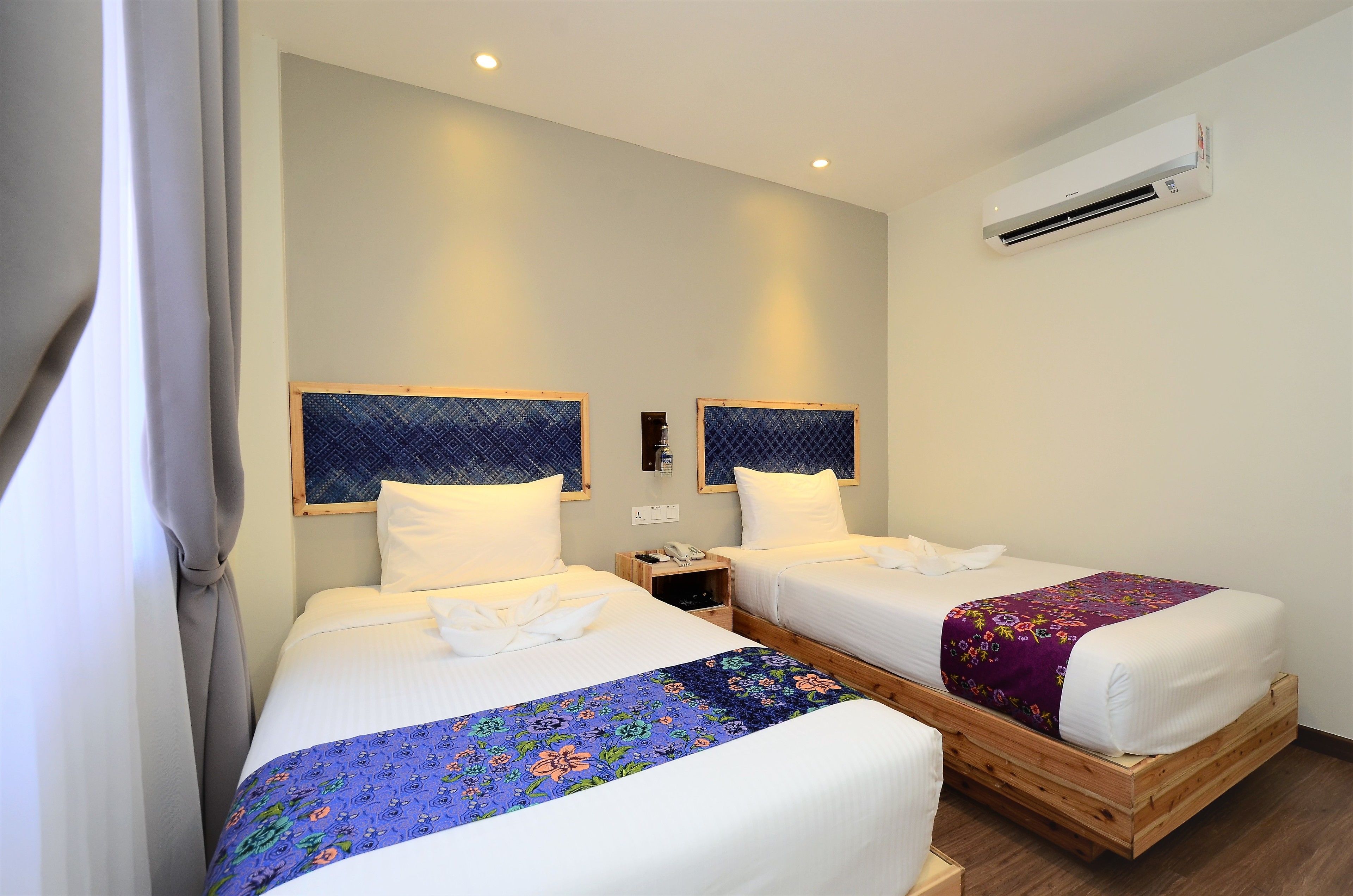 superior twin room, 2 single beds | desk, iron/ironing board, free wifi, bed sheets