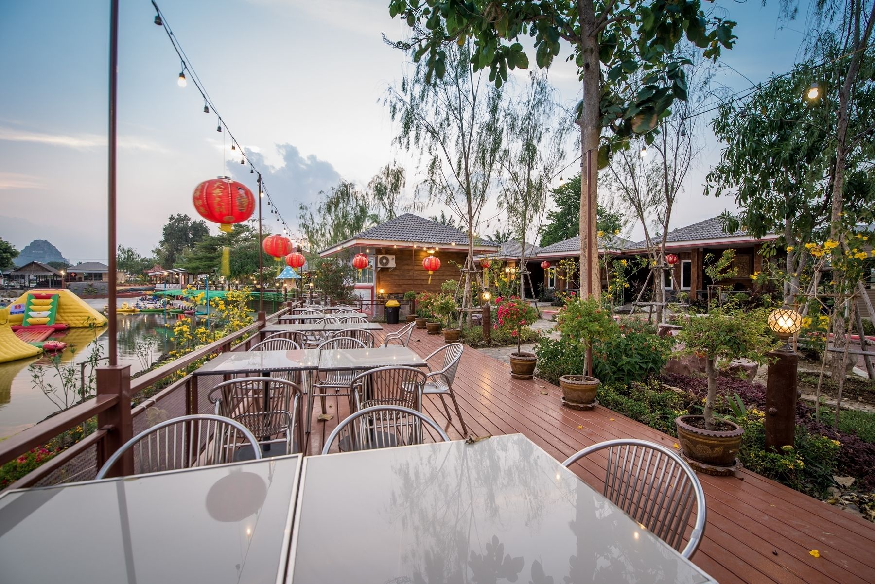 Café da manhã, almoço e jantar; culinária tailandesa 