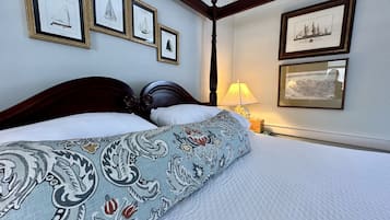 Coastal Room. King, ensuite walk-in shower. | Premium bedding, individually decorated, individually furnished
