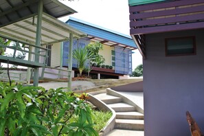 Pintu masuk hartanah