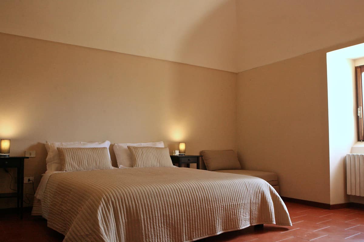 superior triple room | desk, cots/infant beds, free wifi