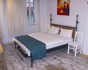 Chambre Standard double | Literie de qualité, minibar, coffre-fort, bureau