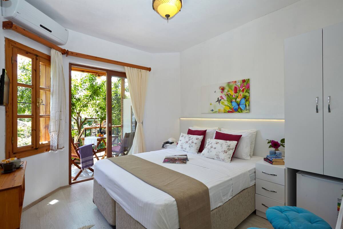 Habitación doble | Escritorio, tabla de planchar con plancha, cunas gratuitas y wifi gratis