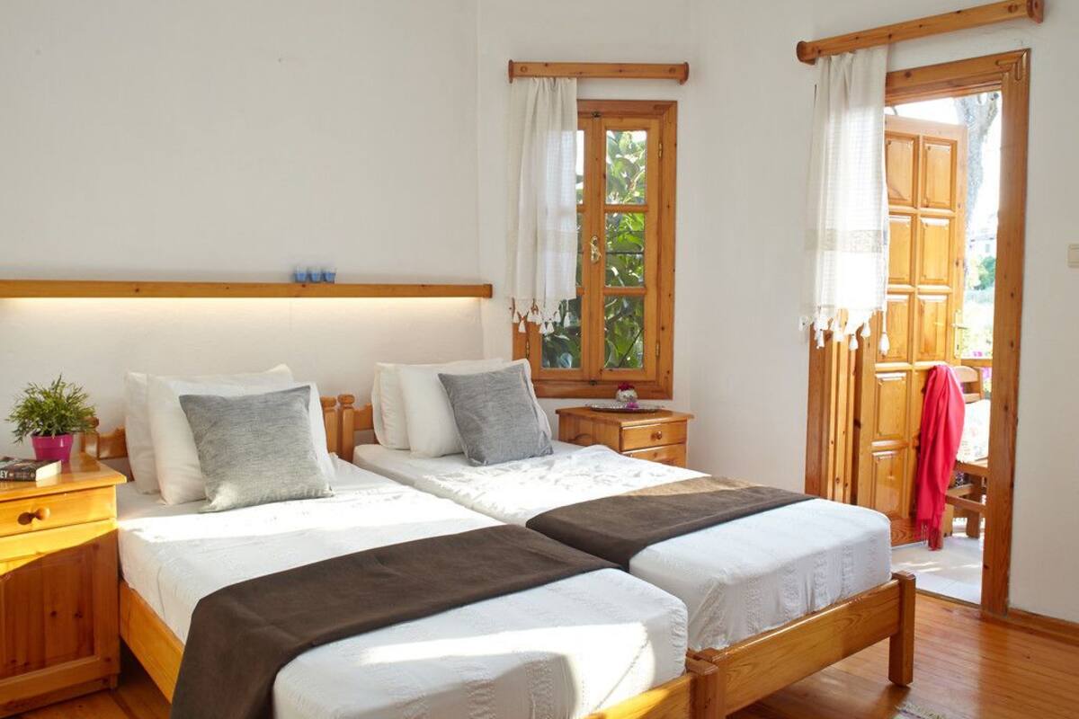 Villa, 2 habitaciones | Escritorio, tabla de planchar con plancha, cunas gratuitas y wifi gratis