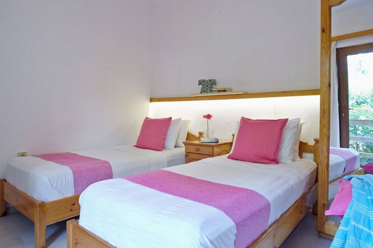 Villa, 1 habitación | Escritorio, tabla de planchar con plancha, cunas gratuitas y wifi gratis