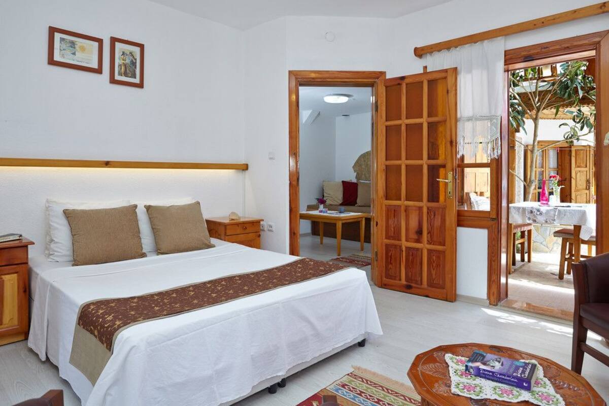 Apartamento, 2 habitaciones, planta baja | Escritorio, tabla de planchar con plancha, cunas gratuitas y wifi gratis