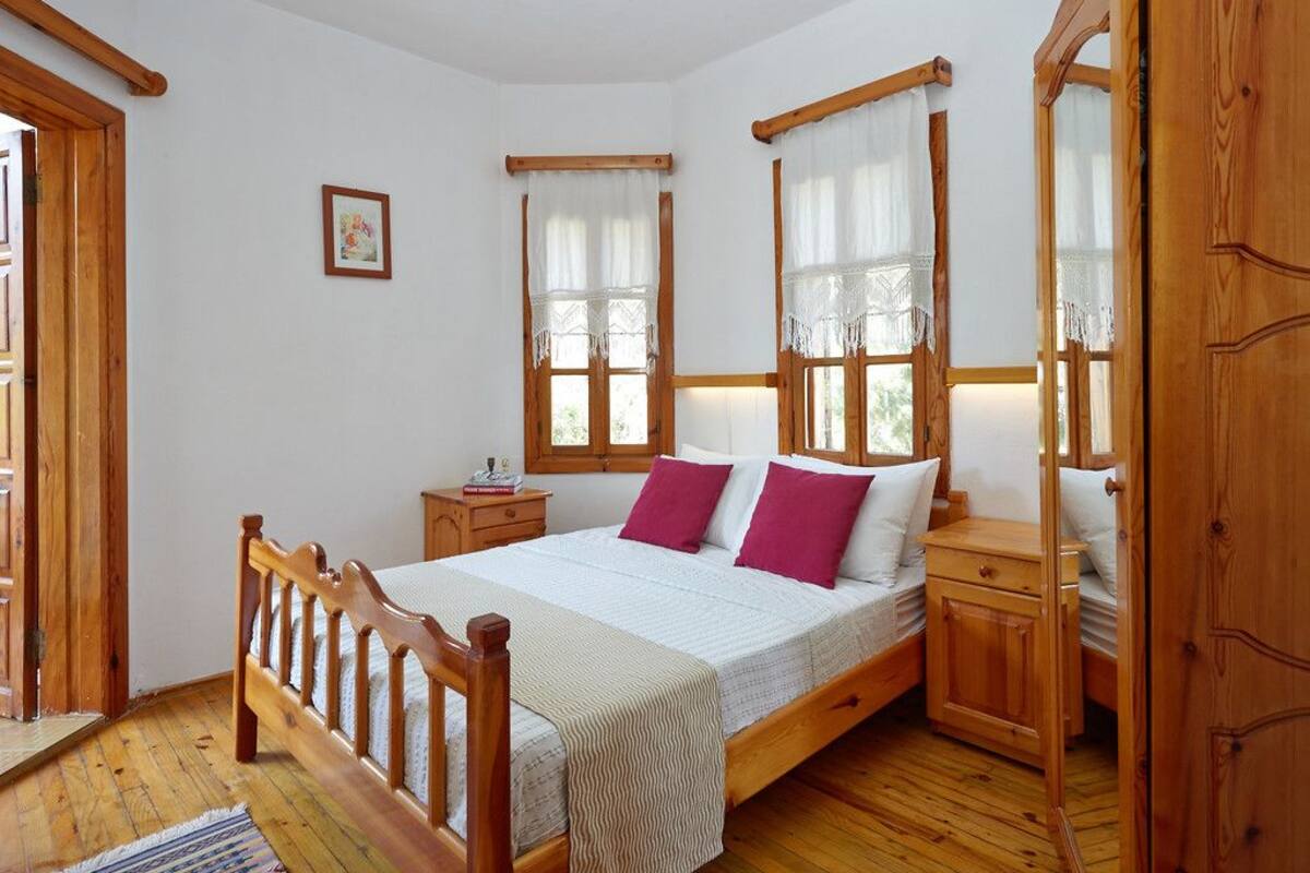 Villa, 3 habitaciones | Escritorio, tabla de planchar con plancha, cunas gratuitas y wifi gratis