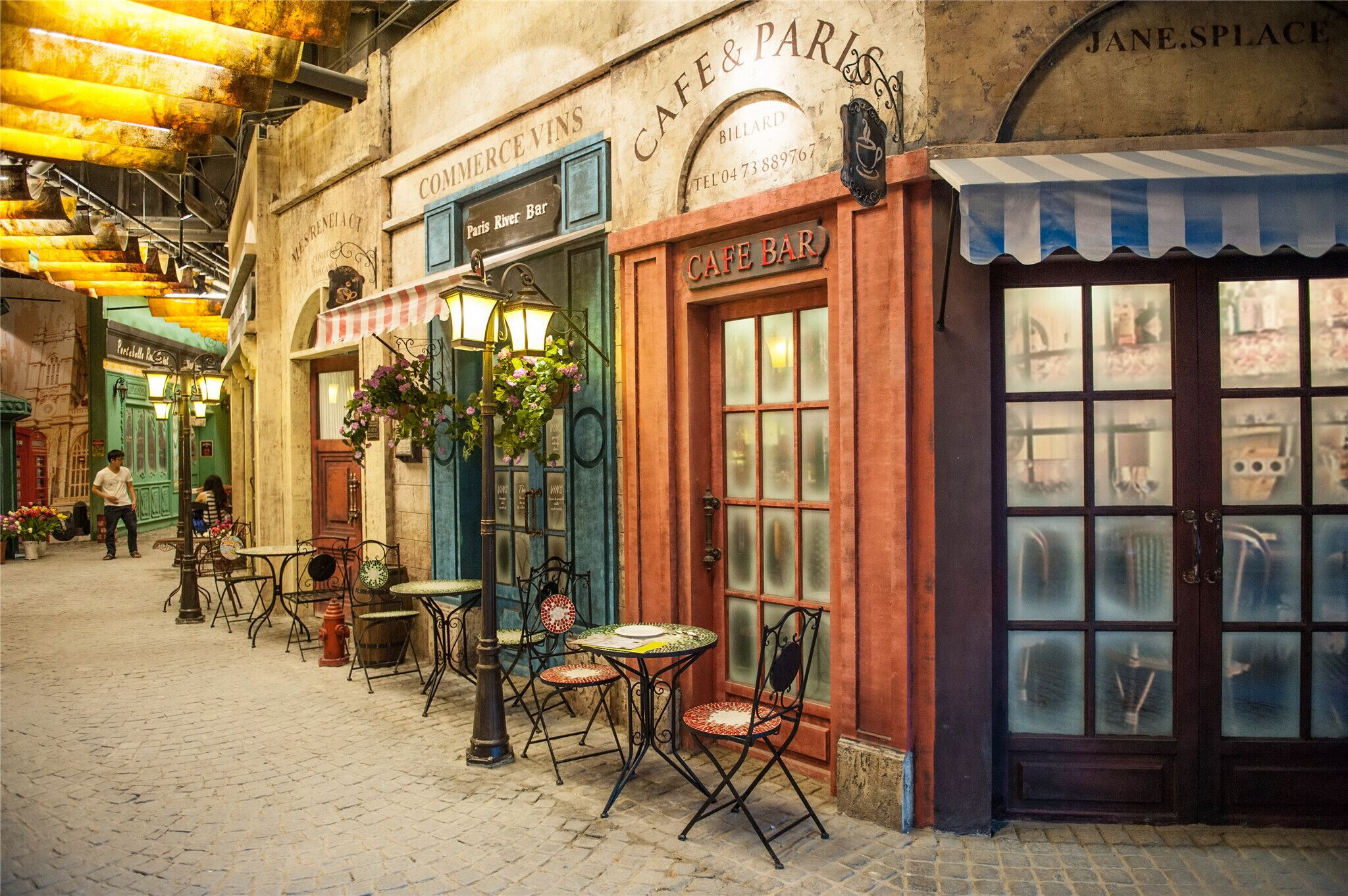 早餐，供應午餐和晚餐