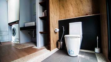 2-Bedroom Villa | Bathroom | Shower, towels