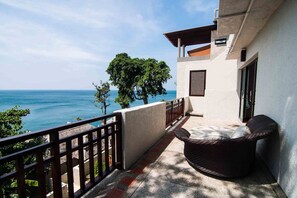 2-Bedroom Villa | Parveke