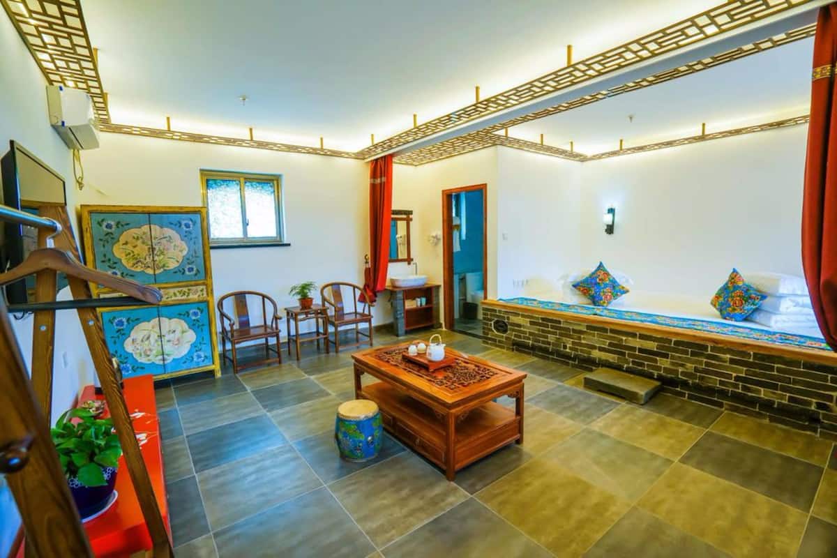 Desk, blackout curtains, free WiFi