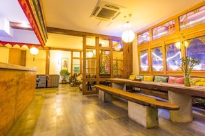 Breakfast, lunch, dinner served; Chinese cuisine