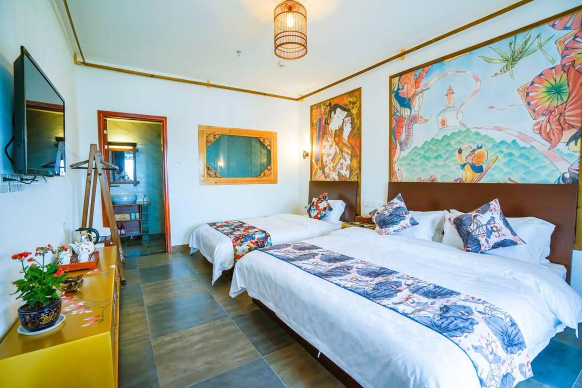 Desk, blackout curtains, free WiFi