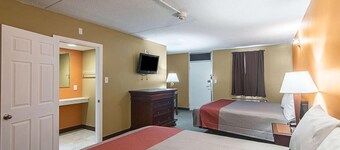 LoneStar Inn & Suites