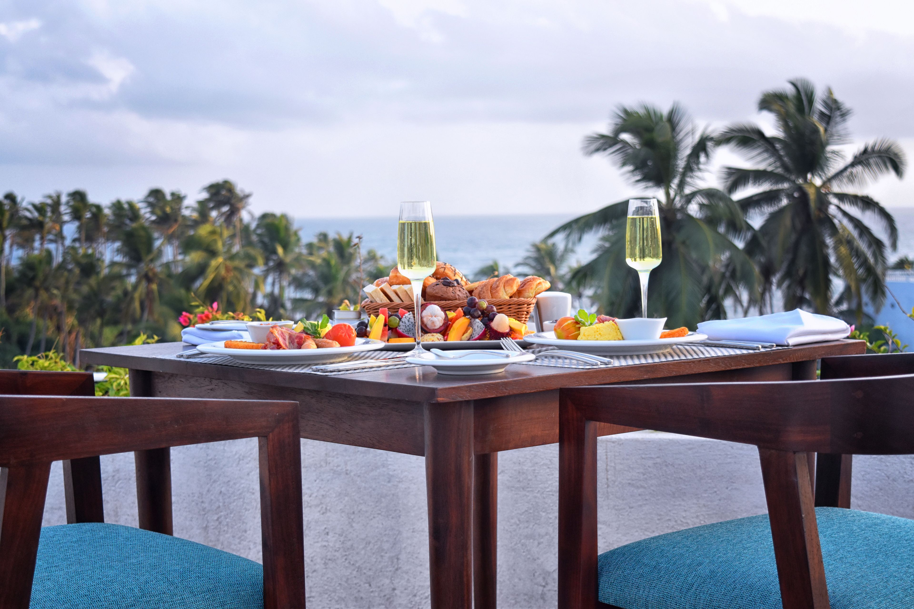 Daily English breakfast (USD 20 per person)