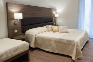 Ropa de cama de alta calidad, caja fuerte, escritorio