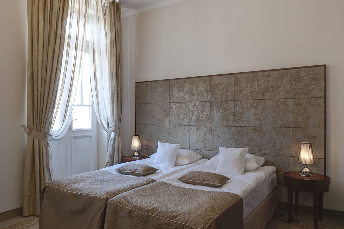 Superior Double Room | Premium bedding, minibar, in-room safe, desk