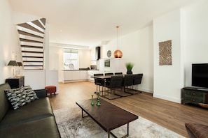 Comfort Apartment, 2 Bedrooms | Living area