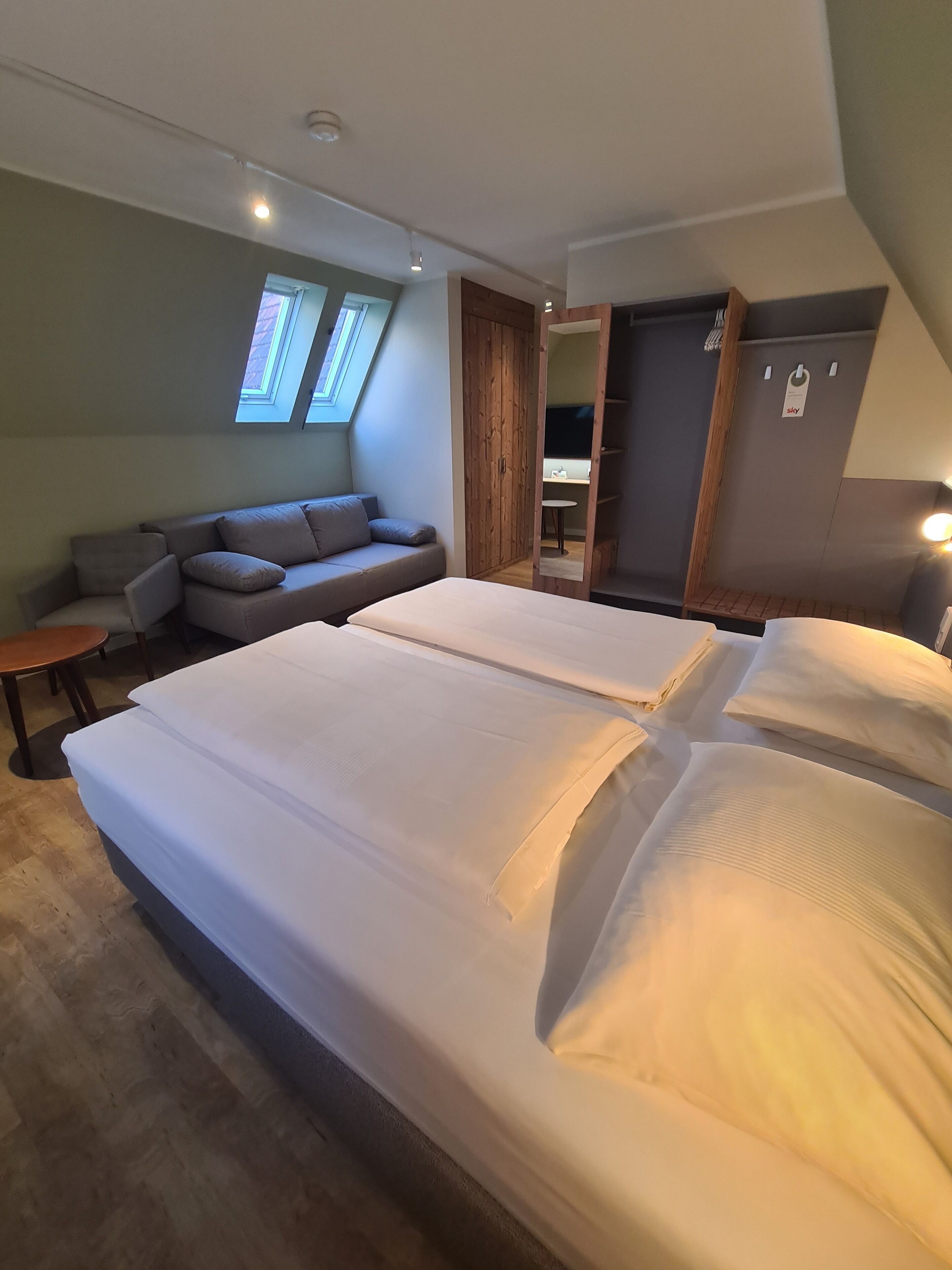 Triple Room | In-room safe, blackout drapes, soundproofing, cribs/infant beds