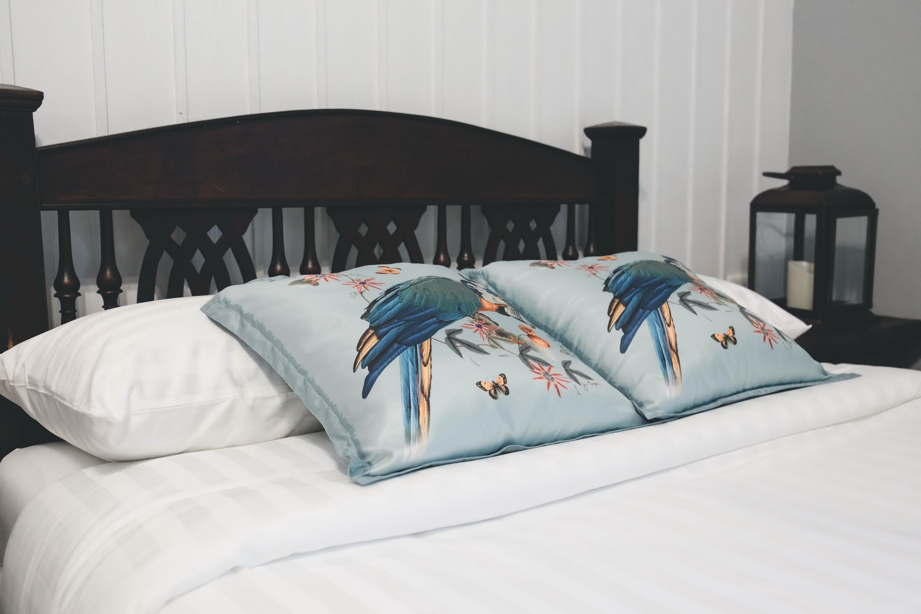 deluxe twin room with bathtub (four) | 1 bedroom, in-room safe, individually decorated, individually furnished