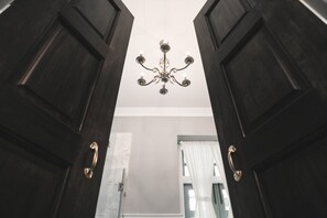 Deluxe Suite (TWO) | Bathroom - Baan2459 Heritage House (Bangkok)