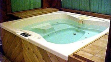 Bañera de hidromasaje interior