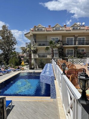 2 outdoor pools, pool umbrellas, sun loungers - Celay Hotel (Fethiye)