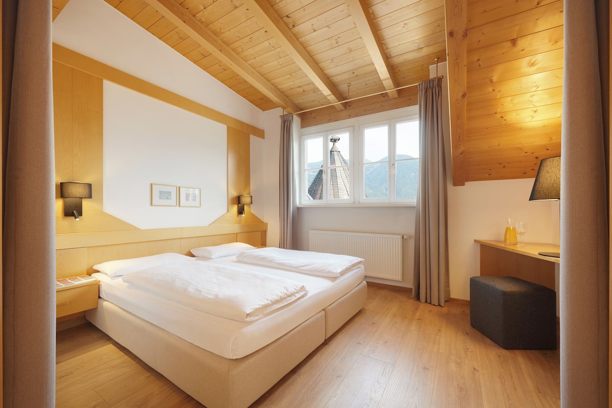 minibar, in-room safe, desk, free cots/infant beds