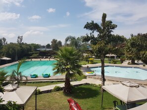 Outdoor pool, a lap pool - Kivu Resort - Hostel (Nakuru)