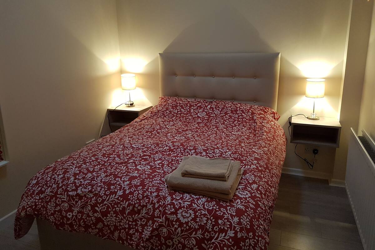 Deluxe Double Room | Iron/ironing board, free WiFi