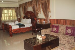 Monorom Suite | Living area - Monorom 2 VIP Hotel (Kampong Cham)