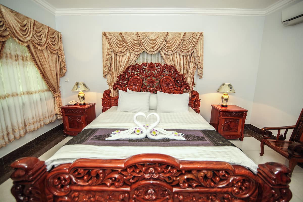 Basic Double or Twin Room | In-room safe, desk, free WiFi