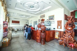 Reception - Monorom 2 VIP Hotel (Kampong Cham)