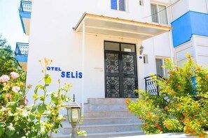 Property entrance - Selis Otel (Seferihisar)