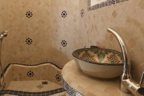 Free toiletries - Riad Todra (Marrakech)