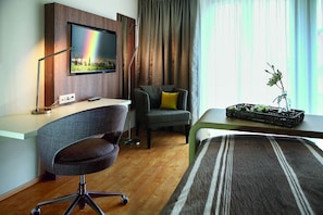 Comfort Double Room | In-room safe, desk, soundproofing, iron/ironing board - Hotel Adler (Freudenstadt)