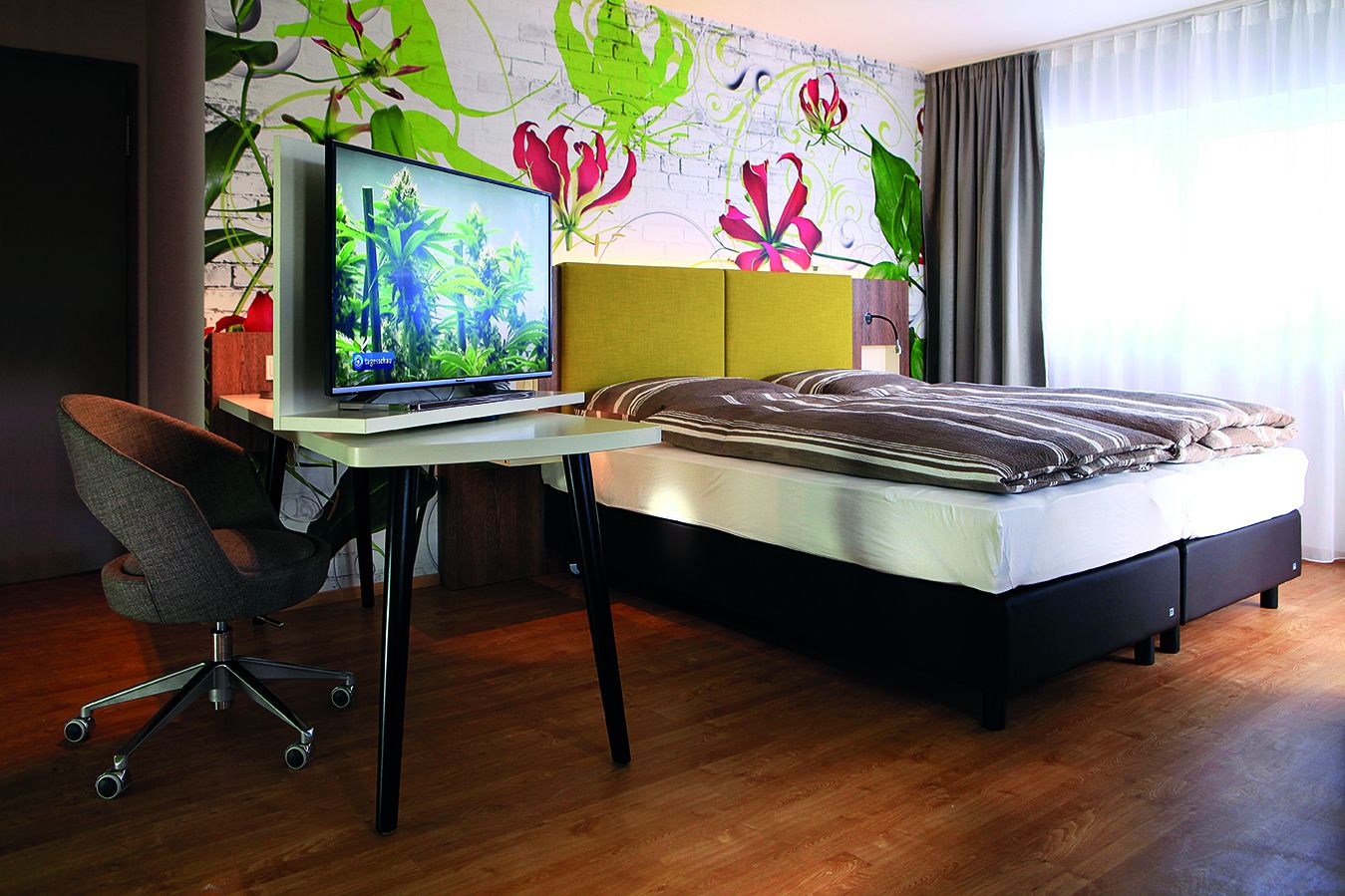 superior room, balcony | in-room safe, desk, soundproofing, iron/ironing board