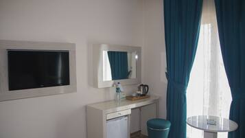 Standard Double Room | Premium bedding, in-room safe, desk, soundproofing