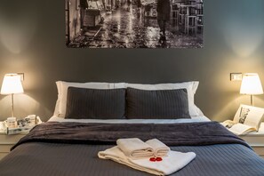 Deluxe Room, 1 Queen Bed