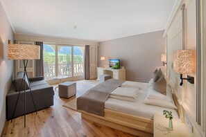 Double Room, Balcony | Hypo-allergenic bedding, down duvets, in-room safe, desk - Majestic – Unique Spa Resort (Brunico)