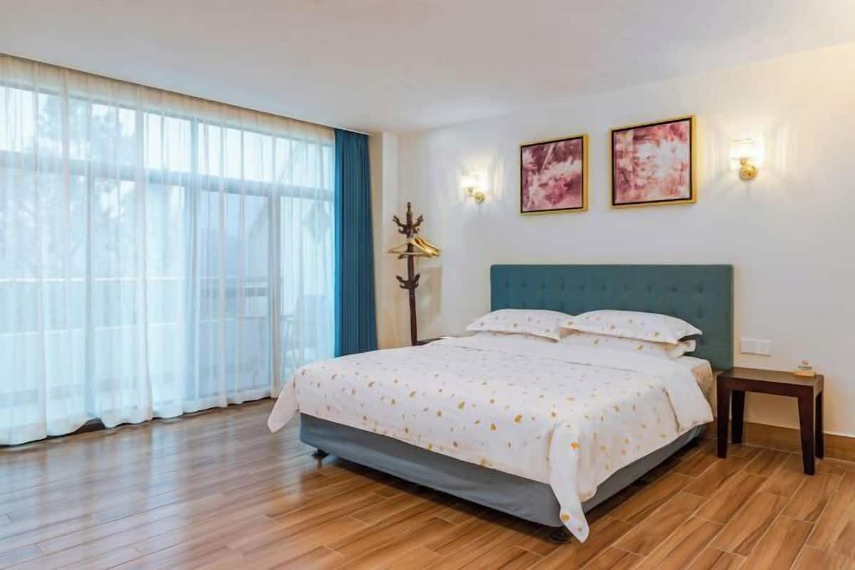 Minibar, una cassaforte in camera, una scrivania, tende oscuranti