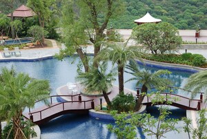 Εσωτερική πισίνα, εξωτερική πισίνα